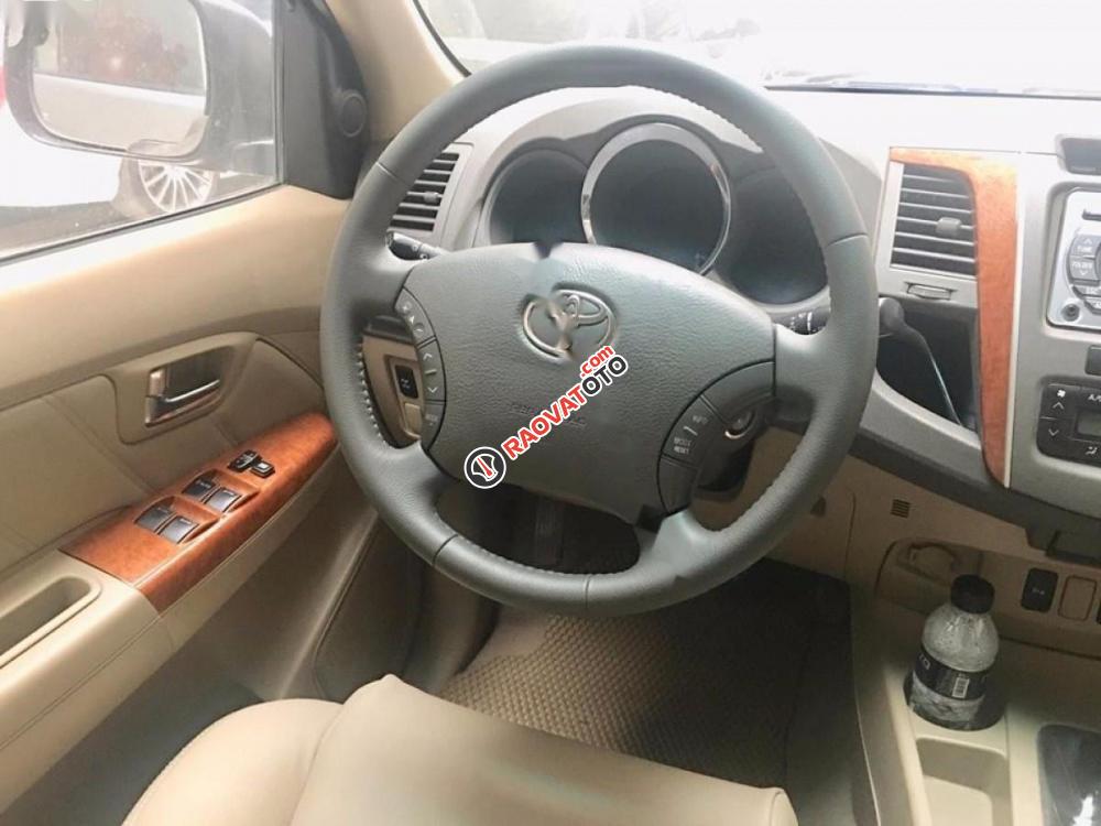 Cần bán xe Toyota Fortuner 2.7V 4x4 AT đời 2009, màu bạc, giá 505tr-5