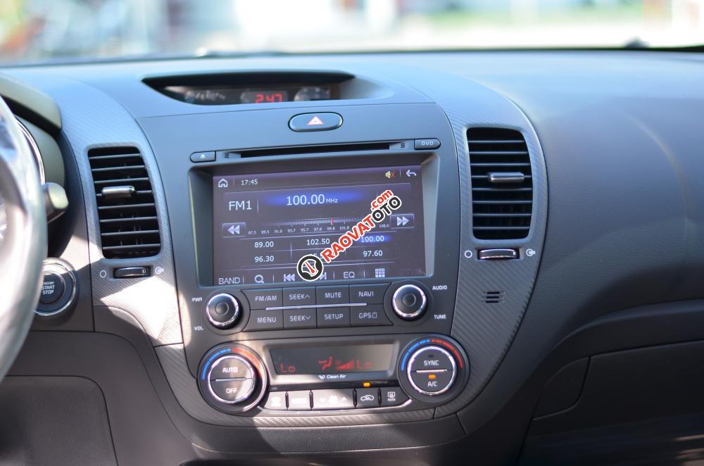 Bán Kia Cerato AT năm 2017, màu trắng, giá tốt-2