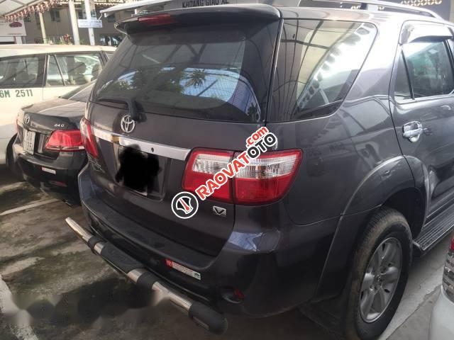 Bán Toyota Fortuner đời 2010, màu đen xe gia đình-5