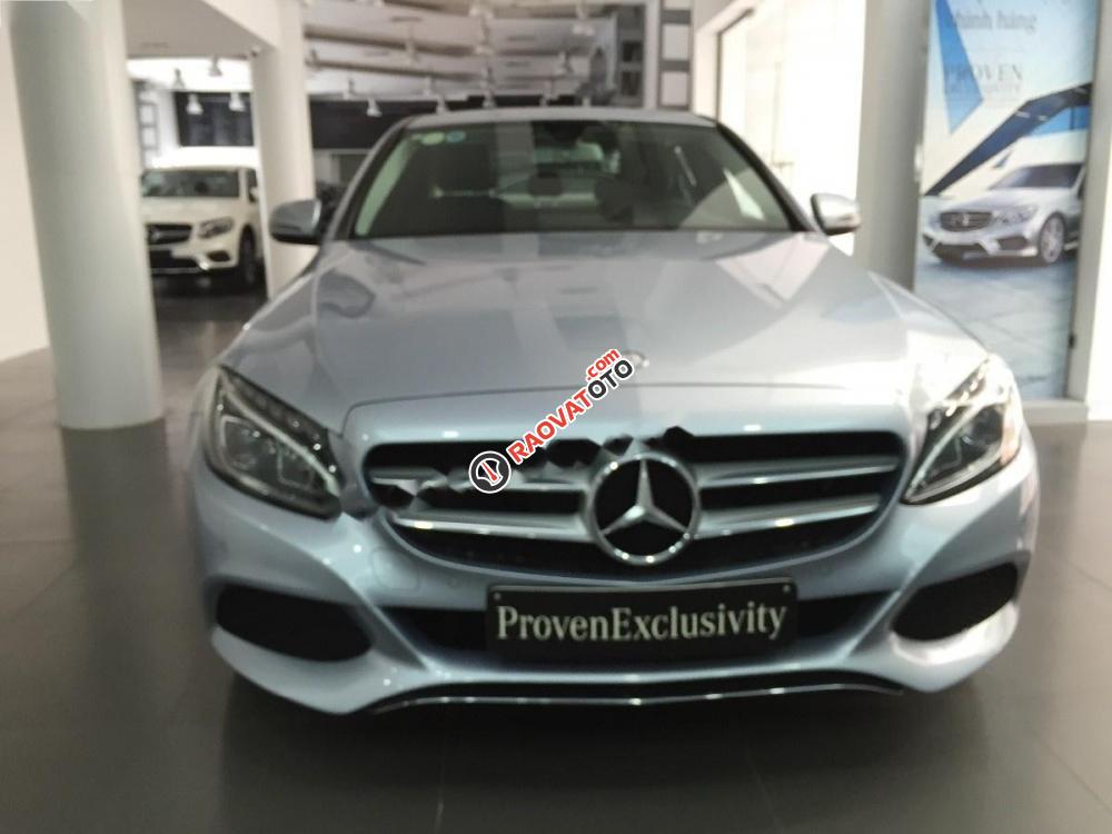 Bán Mercedes C200 đời 2017, màu bạc-0