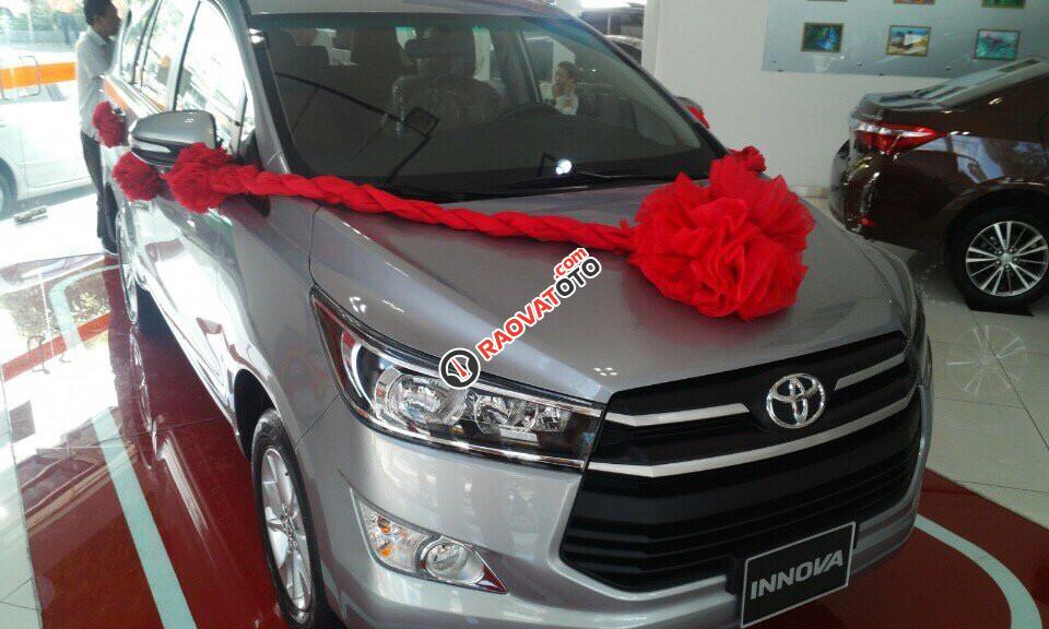 Bán xe Toyota Innova 2.0E MT, giá cạnh tranh, hỗ trợ vay 95% giá trị xe-0