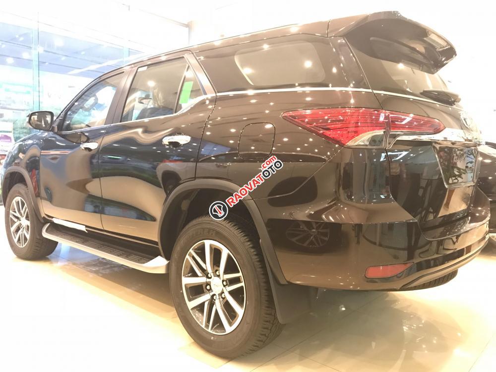 Toyota Fortuner 4x4V màu đen - Nhập khẩu nguyên chiếc, bảo hành 3 năm - Đại lý Toyota Mỹ Đình-8