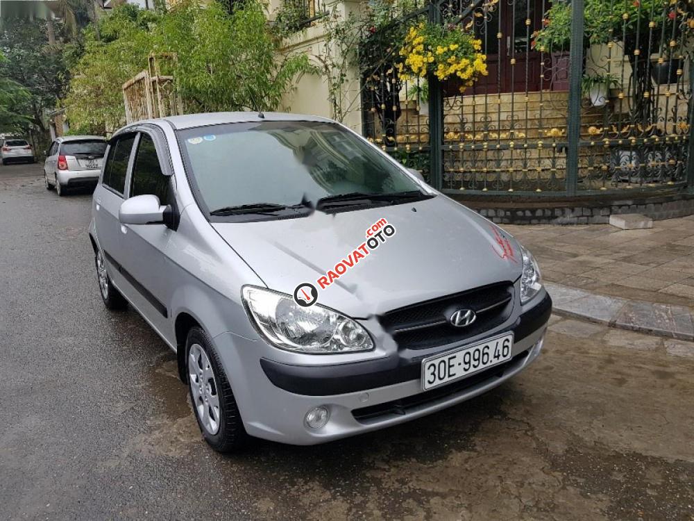 Cần bán xe Hyundai Getz 1.1MT đời 2010, màu bạc, nhập khẩu nguyên chiếc xe gia đình giá cạnh tranh-4