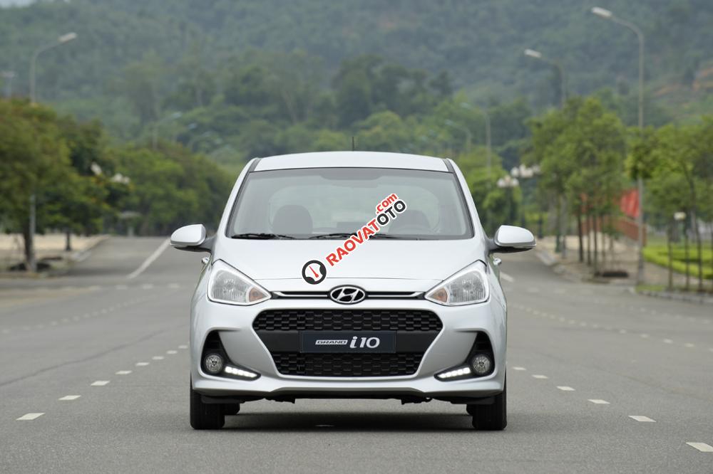 Cần bán Hyundai Grand i10 đời 2018, màu bạc, giá tốt nhất, nhiều khuyến mại-0