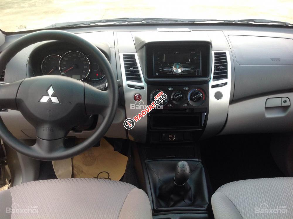 [Sốc] Bán Mitsubishi Outlander, 7 chỗ mới, lợi xăng 7L/100km, kinh doanh dịch vụ hiệu quả, cho vay 90%. LH: 0905.91.01.99-4