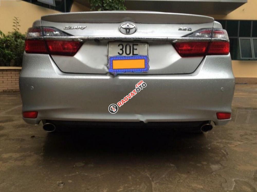 Cần bán xe Toyota Camry 2.5Q đời 2016, màu bạc số tự động-0