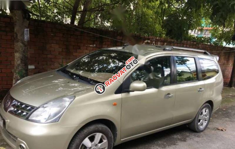 Cần bán Nissan Grand livina 1.8 AT đời 2011, màu vàng số tự động-0