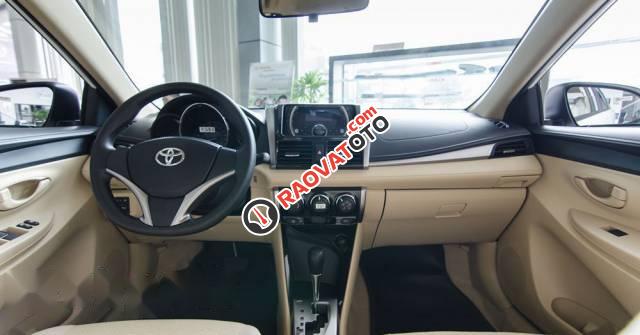 Bán Toyota Vios đời 2017, màu trắng-4