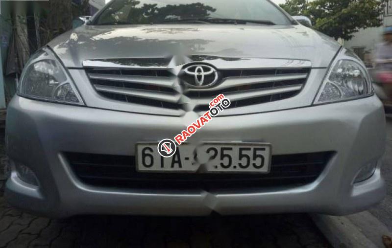 Bán xe Toyota Innova G sản xuất 2010, màu bạc chính chủ-0