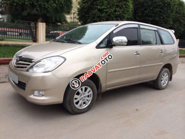 Cần bán Toyota Innova đời 2011 xe gia đình giá cạnh tranh-5