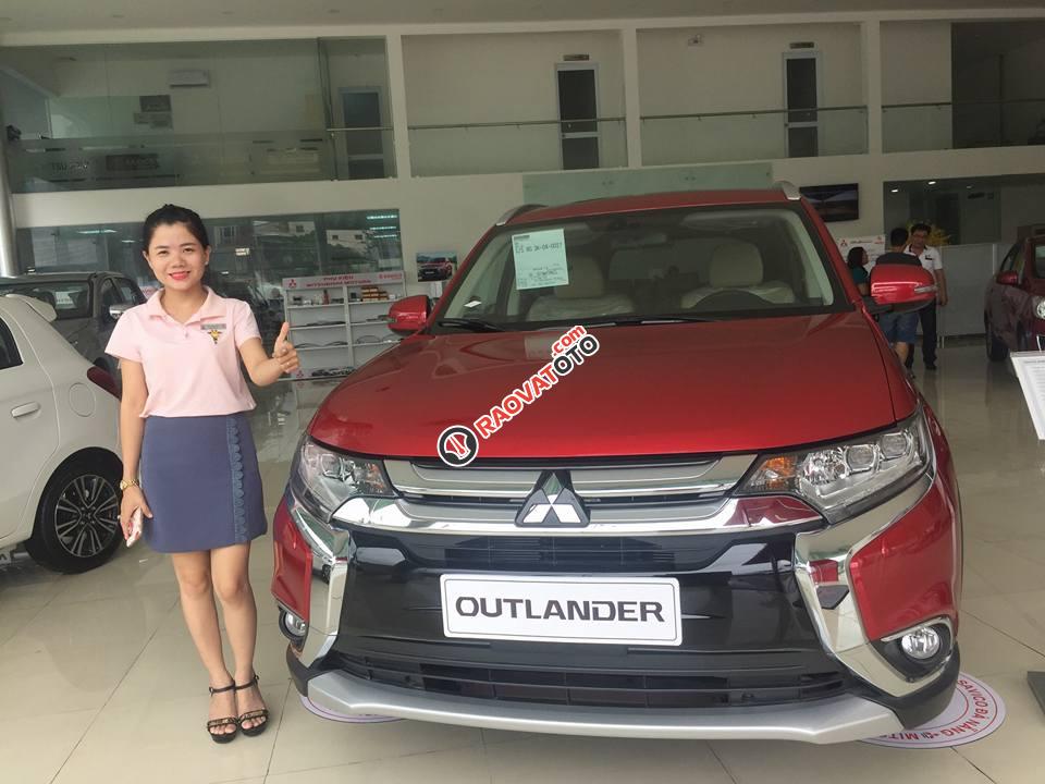 Giá xe Mitsubishi Outlander 2.0 xe 7 chỗ, rẻ tháng 4, hỗ trợ trả góp 90% xe, LH Lê Nguyệt: 0911.477.123 - 0988.799.330-0