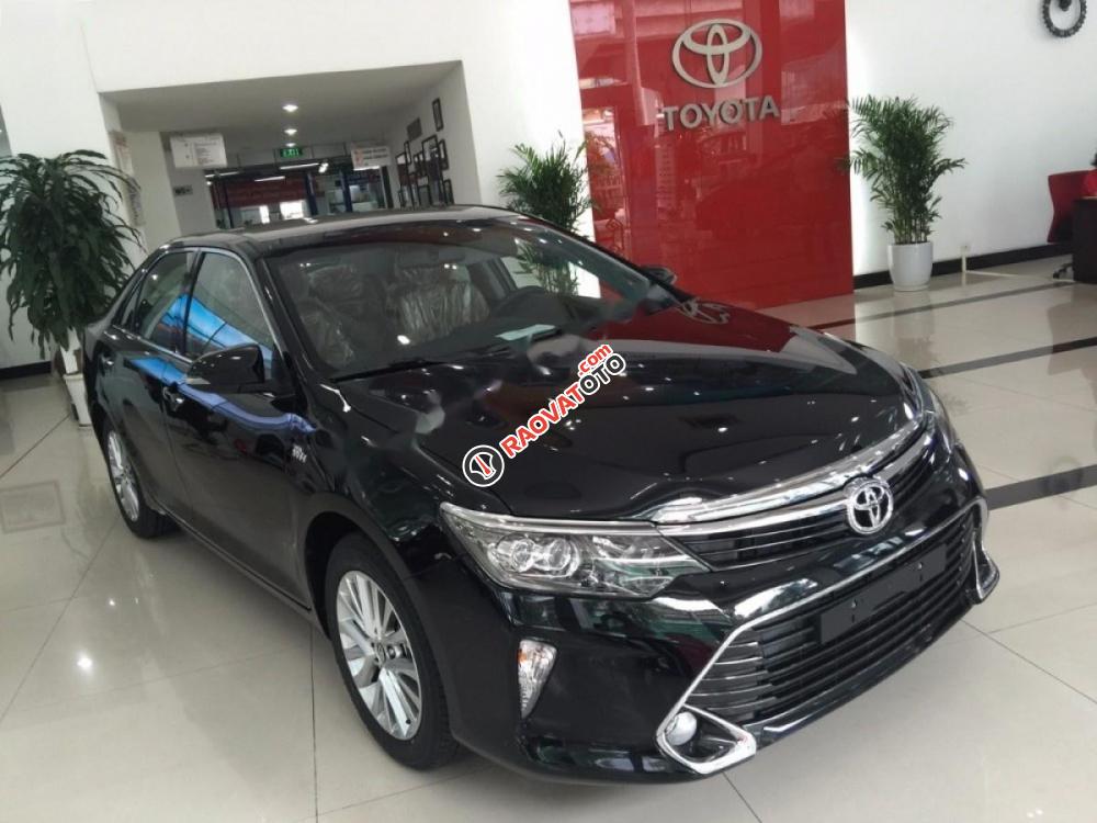 Bán Toyota Camry 2.5Q sản xuất 2017, màu đen-1