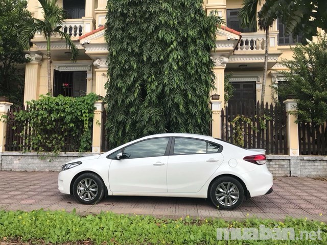 Bán Kia Cerato 1.6 MT đời 2017, màu trắng, xe nhập-0