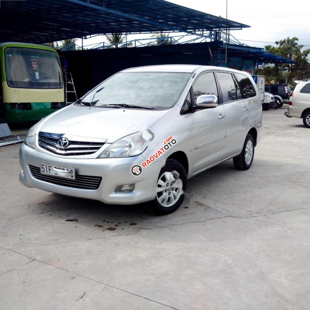 Bán ô tô Toyota Innova 2.0  V đời 2008, màu bạc-1