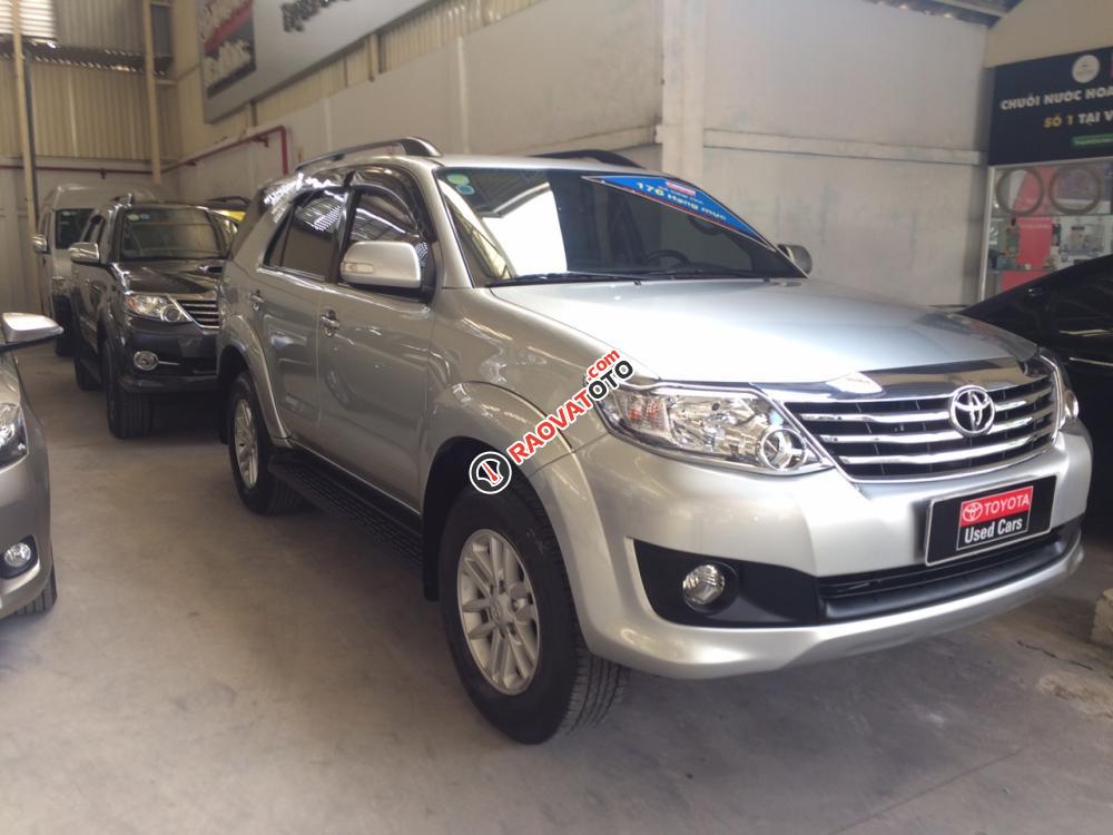 Bán xe Toyota Fortuner 2.7V 4x2 2012, màu bạc, còn mới lắm-2