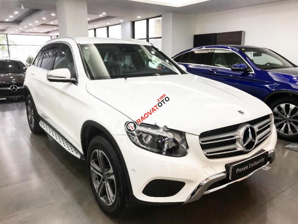 Cần bán gấp Mercedes GLC 250 đời 2017, màu trắng, xe nhập-0