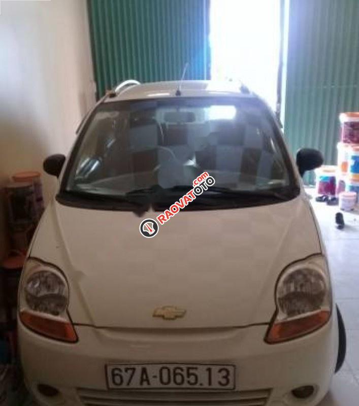 Bán xe Chevrolet Spark LT 0.8 MT đời 2010, màu trắng-0