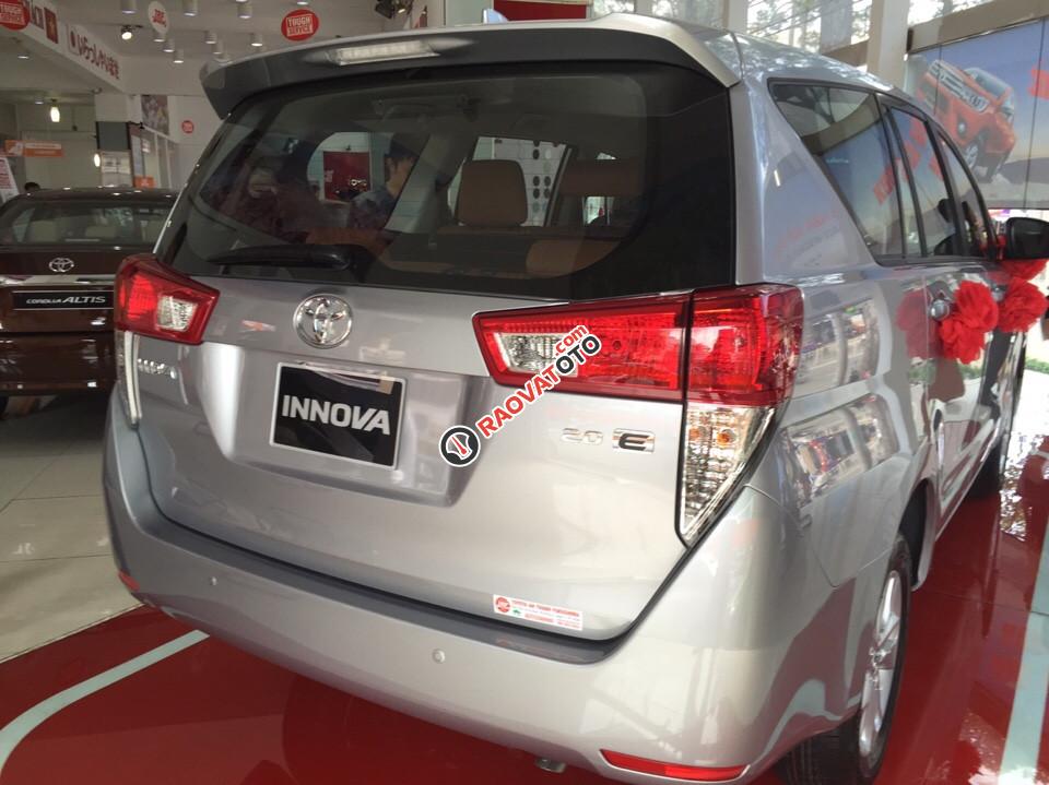 Bán xe Toyota Innova 2.0E MT, giá cạnh tranh, hỗ trợ vay 95% giá trị xe-4