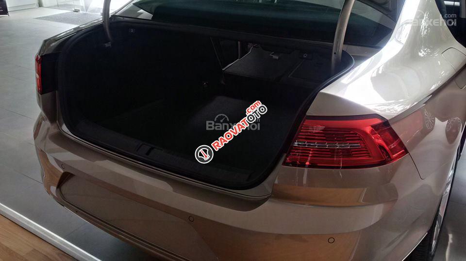 Giá xe Passat, màu vàng cát, tặng bảo hiểm 2 chiều, LH Thu Hương: 0902.608.293-3