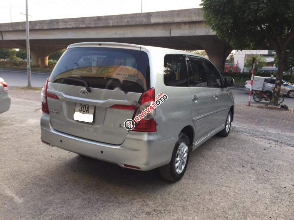 Cần bán xe Toyota Innova 2.0E đời 2014, màu bạc, giá chỉ 585 triệu-3