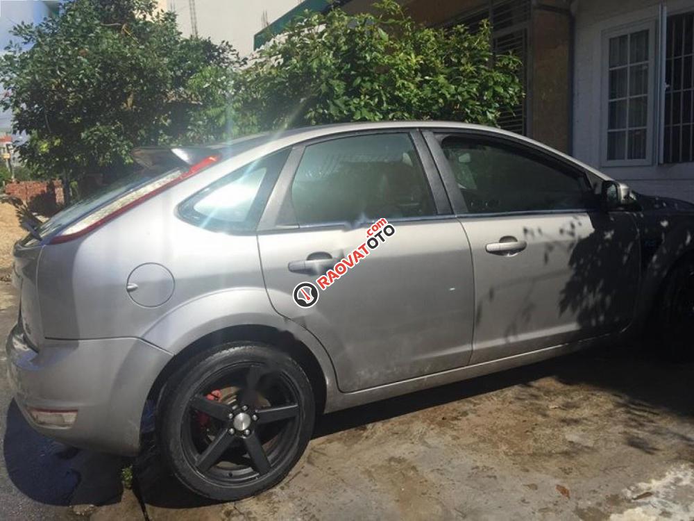 Cần bán xe Ford Focus đời 2010, màu bạc-4