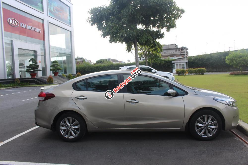 Hot! Cerato 1.6 MT thay mâm mới và thêm ốp cản bô thể thao, giá chỉ 545 triệu, Hotline: Tâm 0938.805.635-3