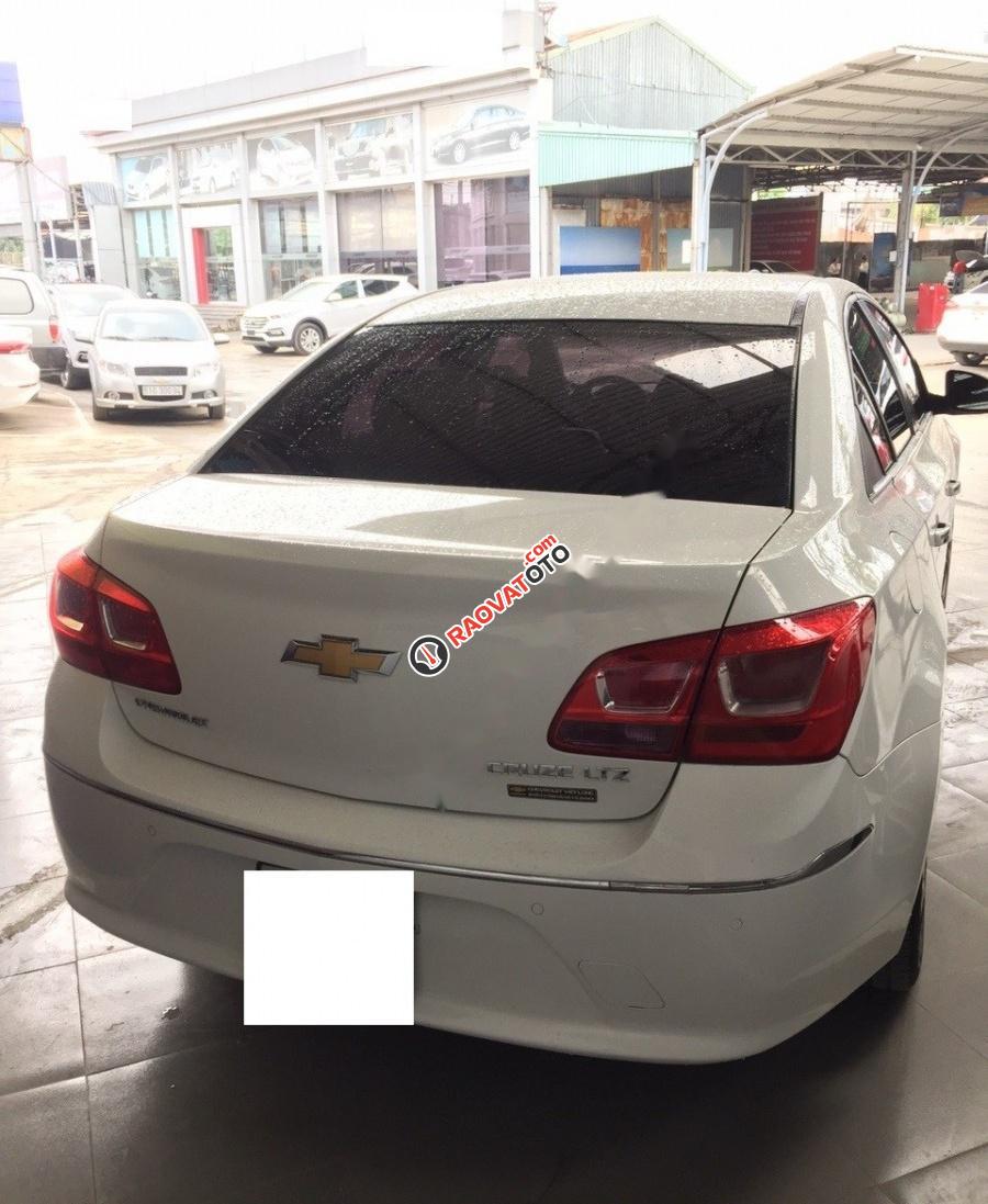 Cần bán lại xe Chevrolet Cruze LTZ 1.8 AT đời 2015, màu trắng  -0