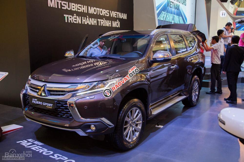 Bán xe Pajero Sport 2 cầu nhập khẩu, xe giá tốt, thủ tục nhanh chóng tại Huế, LH Quang 0905596067-19