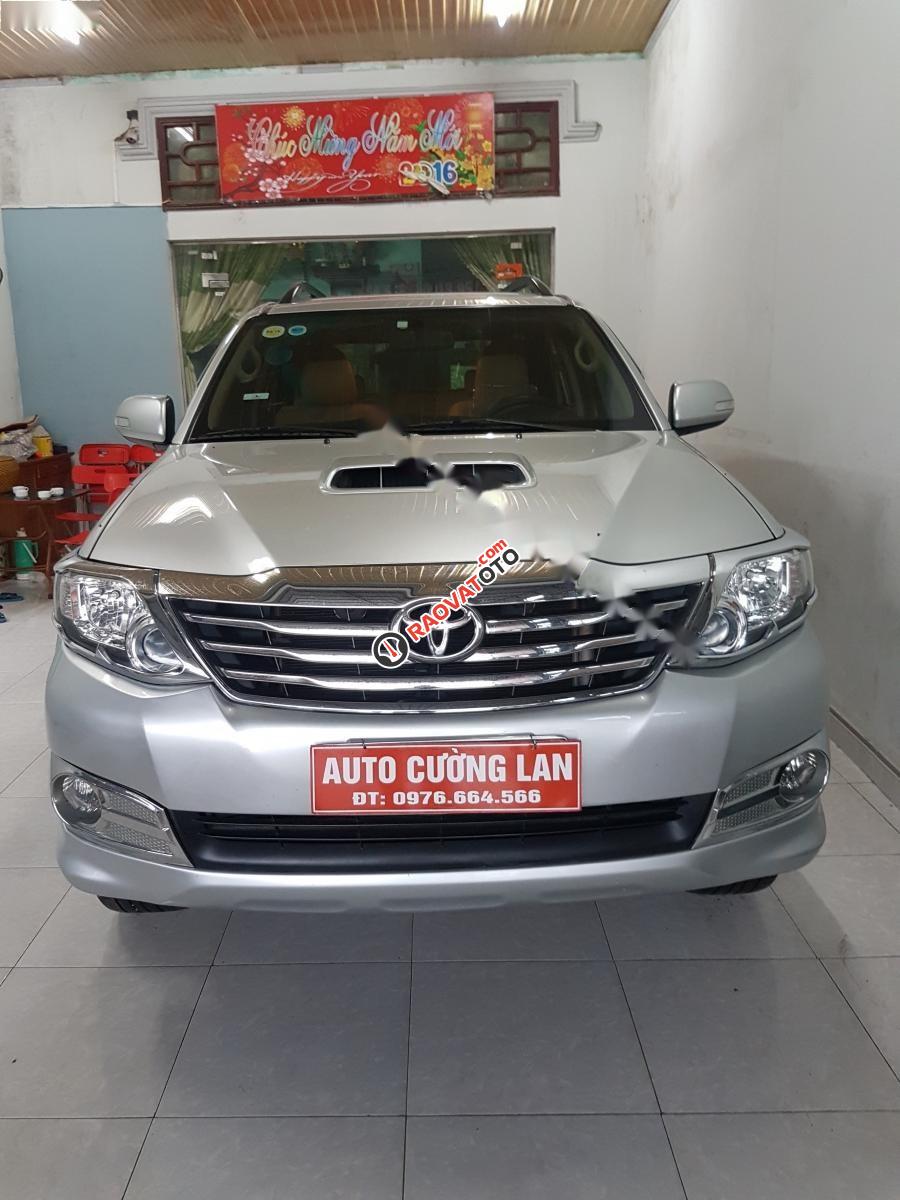 Cần bán Toyota Fortuner đời 2014, màu bạc số sàn, giá chỉ 795 triệu-0