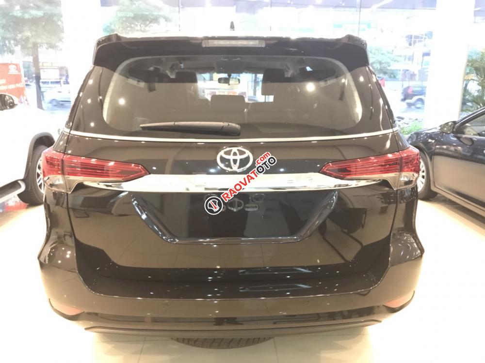 Toyota Fortuner 4x4V màu đen - Nhập khẩu nguyên chiếc, bảo hành 3 năm - Đại lý Toyota Mỹ Đình-1