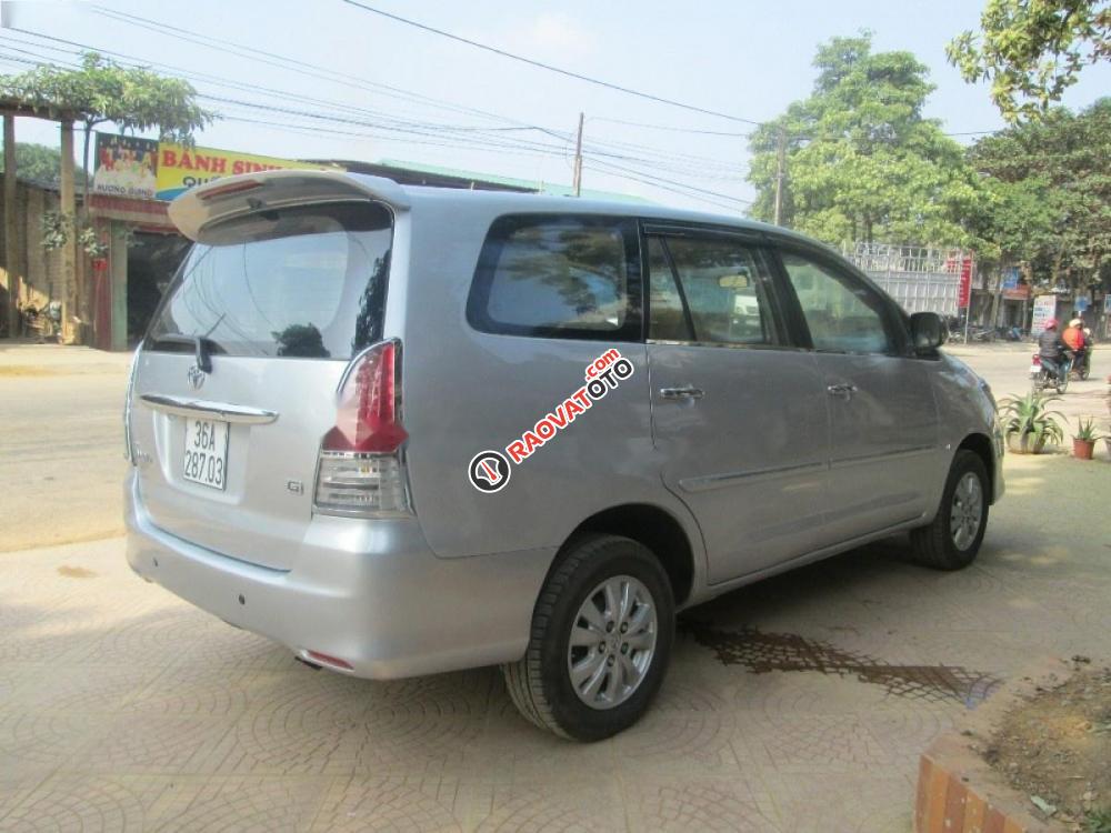 Bán ô tô Toyota Innova G đời 2010, màu bạc như mới giá cạnh tranh-1