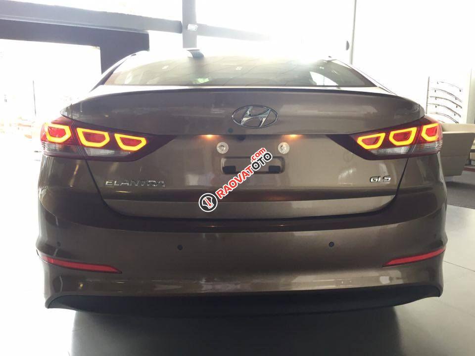 Hyundai Cầu Diễn cần bán xe Hyundai Elantra 2.0 AT 2017, màu nâu, giá chỉ 670 triệu-6