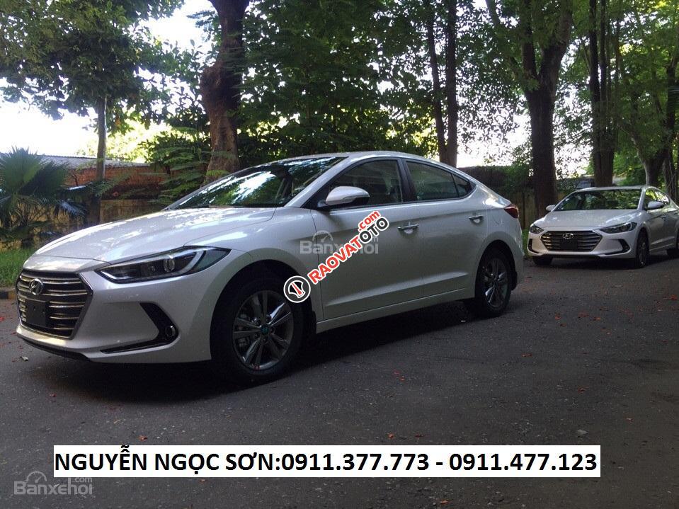 "Cực Sốc" Hyundai Elantra Đà Nẵng, hỗ trợ vay 80 - 90% giá trị xe, Lh Ngọc Sơn: 0911.377.773-4