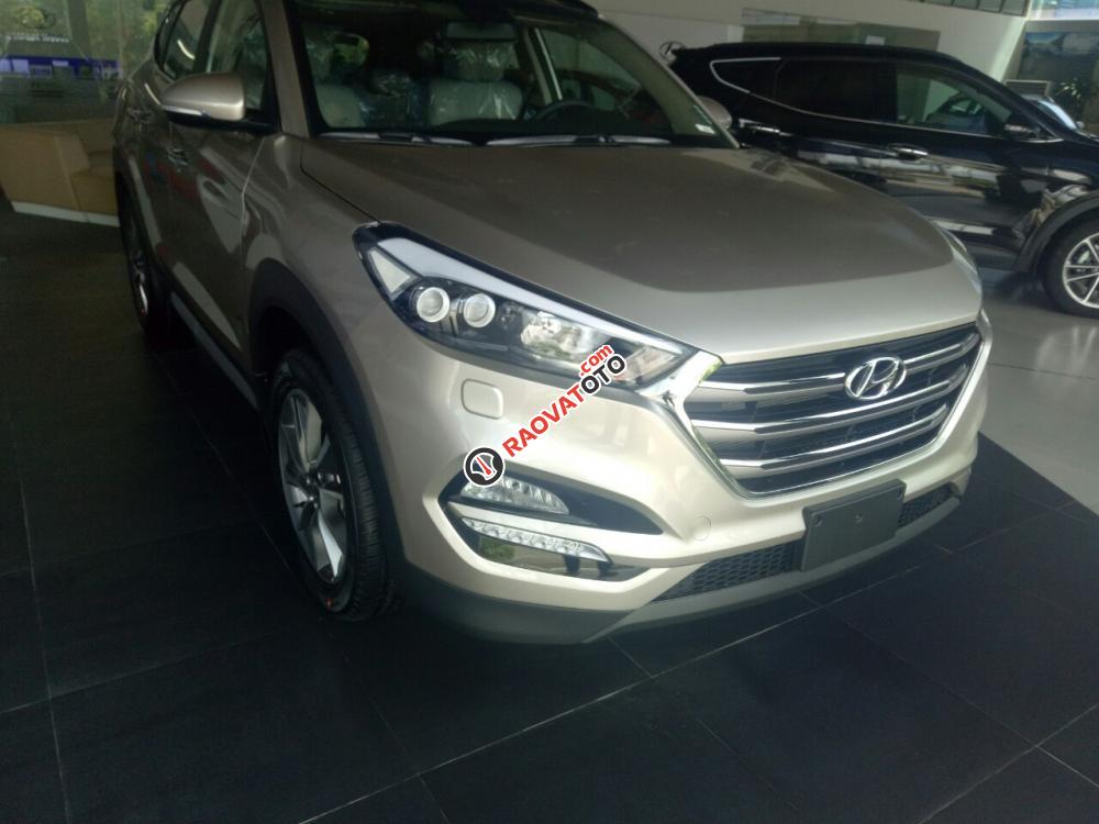 Hyundai Cầu Diễn bán Hyundai Tucson Limited 2.0 AT FWD CKD năm 2017, màu ghi vàng-2