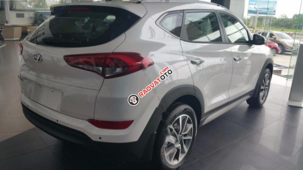 Cần bán Hyundai Tucson 2.0 ATH đời 2017, màu trắng-1
