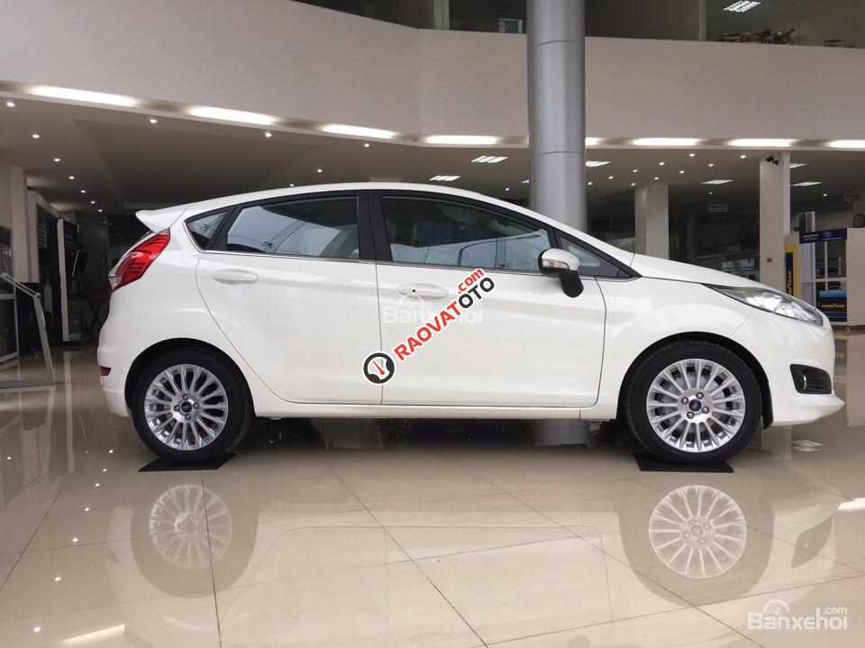 Bán Ford Fiesta Titanium 1.0 AT EcoBoost, màu trắng, giá chỉ 560 triệu: 0961917516-1