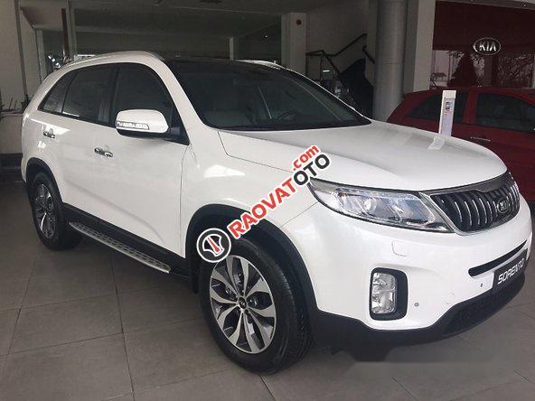 Bán Kia Sorento đời 2017, màu trắng, giá 782tr-0