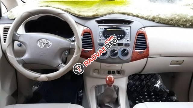 Bán xe Toyota Innova sản xuất 2012, màu bạc chính chủ, giá 450tr-1