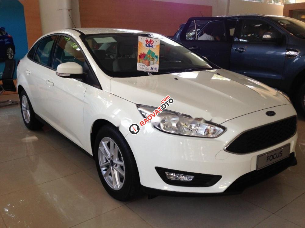 Bán ô tô Ford Focus Trend 1.5L đời 2017, màu trắng, 570 triệu-0