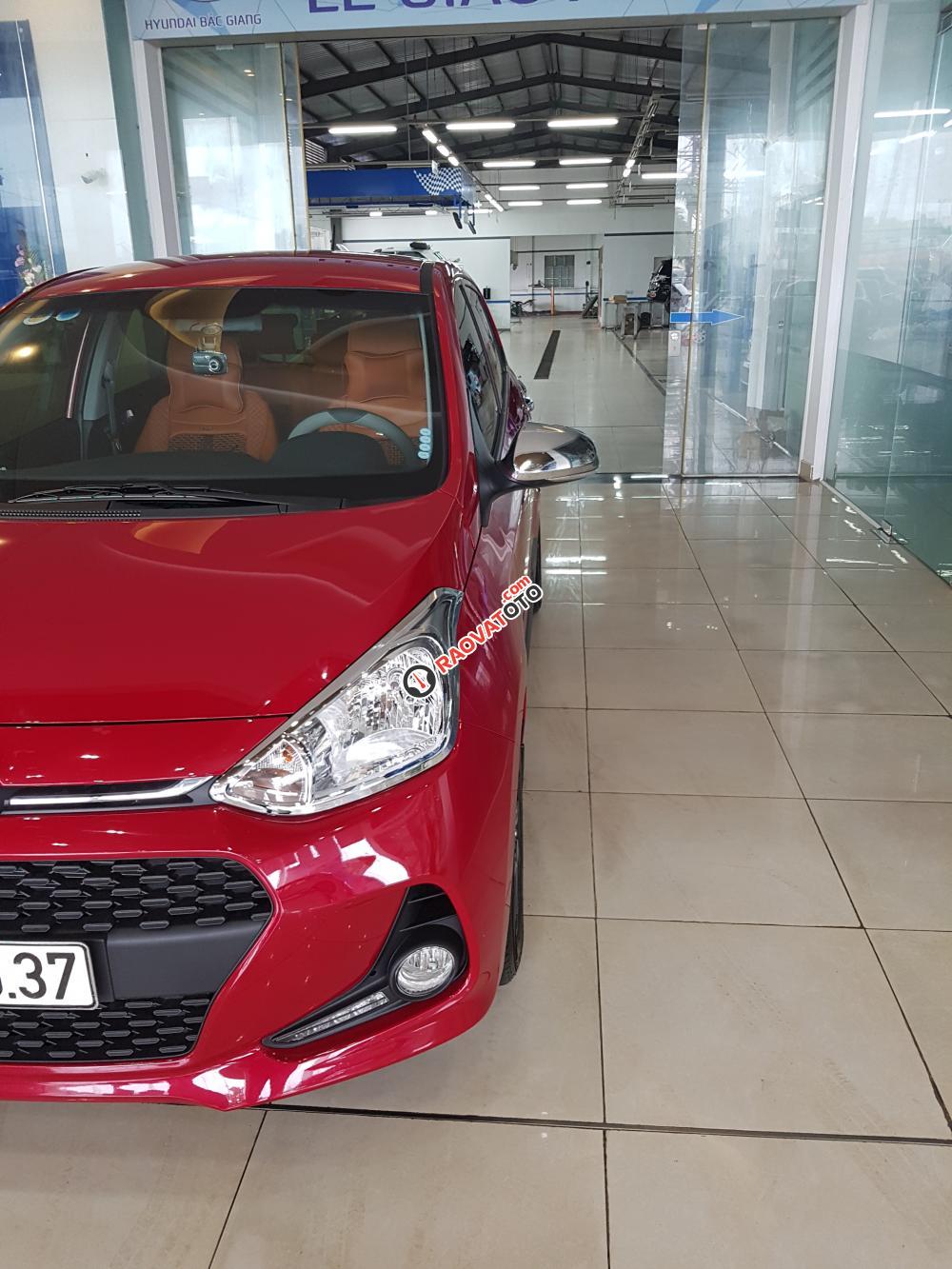 Cần bán xe Hyundai Grand i10 đời 2018, màu đỏ, bản đủ, có xe ngay-1