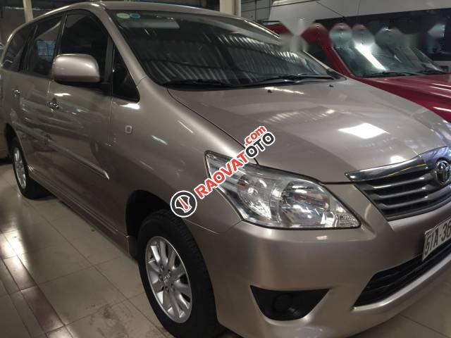 Cần bán xe Toyota Innova MT đời 2012 số sàn, 575tr-1