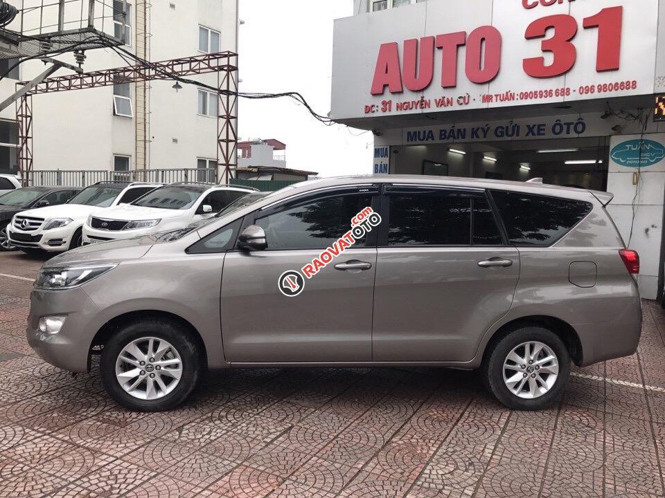 Bán xe Toyota Innova 2.0E đời 2017, màu nâu số sàn, giá chỉ 745 triệu-2