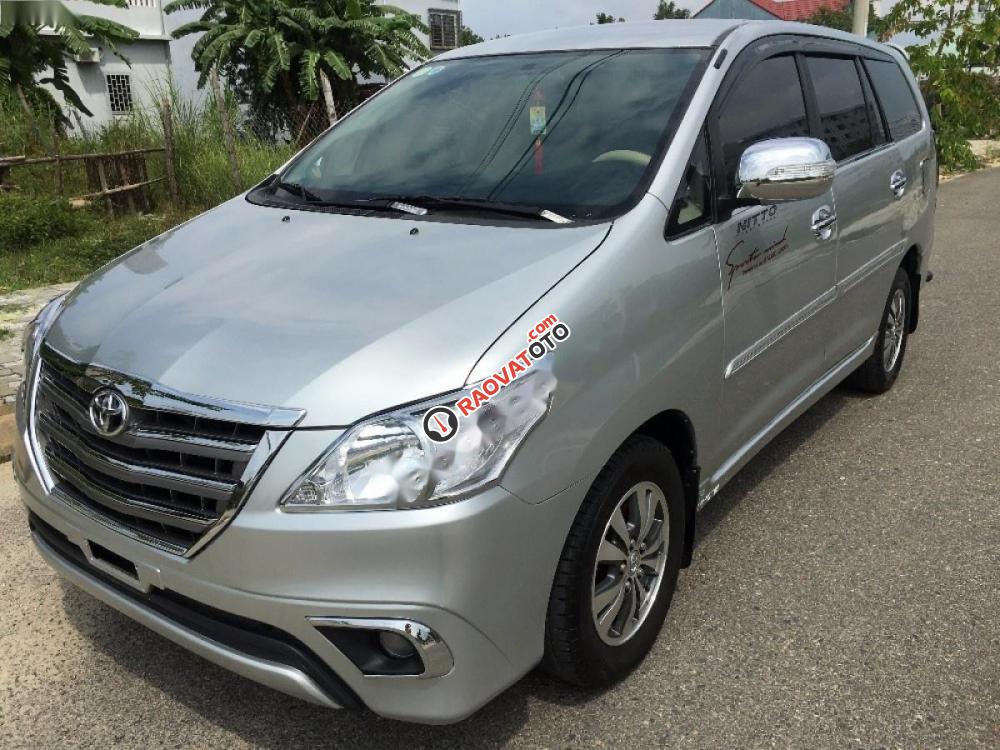 Cần bán lại xe Toyota Innova G 2.0 đời 2010 như mới-1