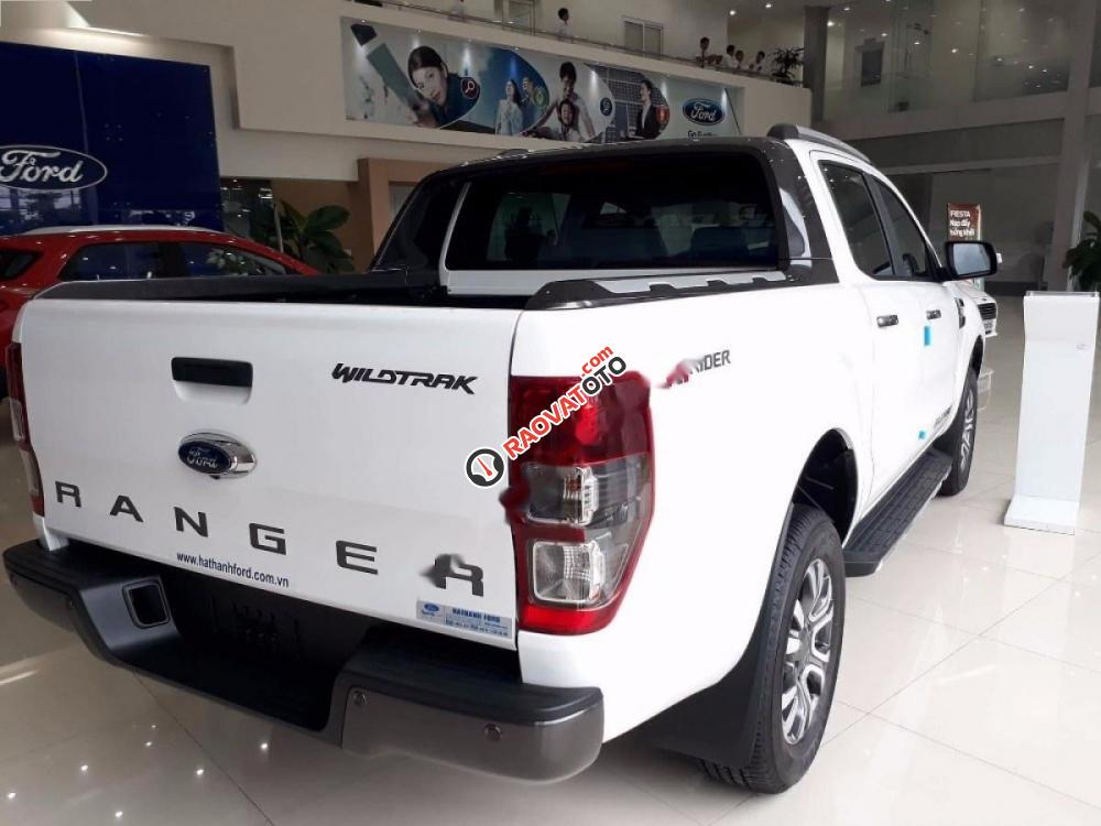 Bán xe Ford Ranger Wildtrak 2.2L 4x2 AT 2017, màu trắng, xe nhập, giá tốt-3