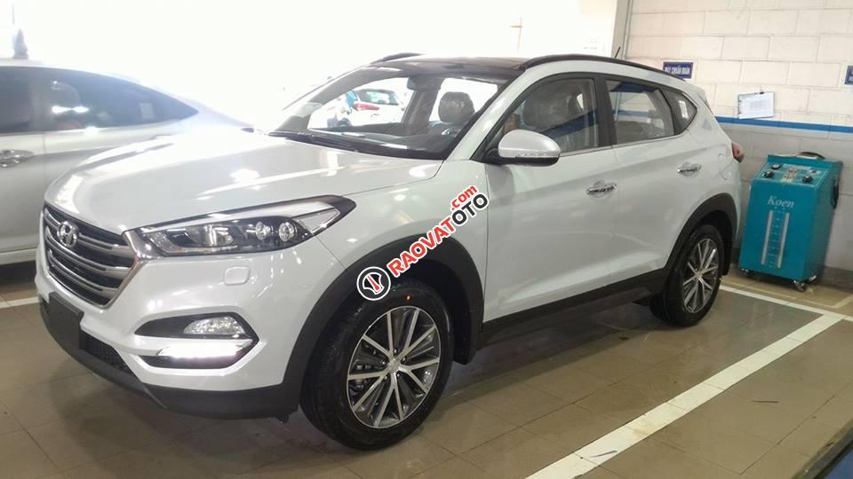 Cần bán Tucson đời 2018, xe mới 100%, giá tốt nhất-0