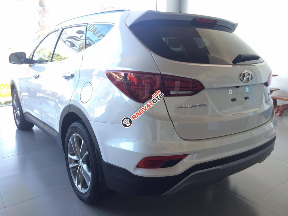 Hyundai Gia Lai - Bán ô tô Hyundai Santa Fe 2017, đủ màu, khuyến mãi 230tr, chỉ từ 898tr, vay vốn 90%, 0915554357-2