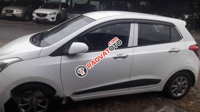 Bán xe Hyundai Grand i10 đời 2016, màu trắng chính chủ, giá 315tr-0