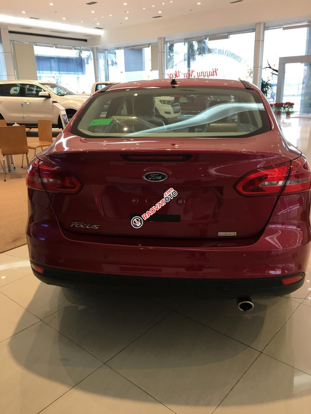 Sốc Sốc Sốc! Cần xả hàng lô xe Ford Focus Trend 2017 động cơ Ecoboots. Liên hệ: 0934.635.227-1