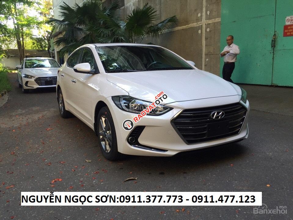 "Cực Sốc" Hyundai Elantra Đà Nẵng, hỗ trợ vay 80 - 90% giá trị xe, Lh Ngọc Sơn: 0911.377.773-7