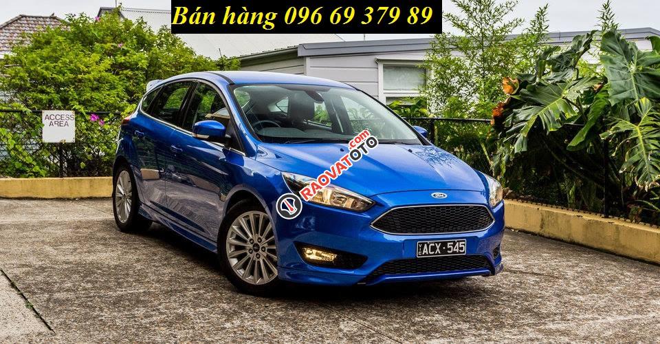Ford Focus 2017 khuyến mại tung trời quà khủng trao xe, kính mời alo 096 69 379 89 Tuấn Anh-0